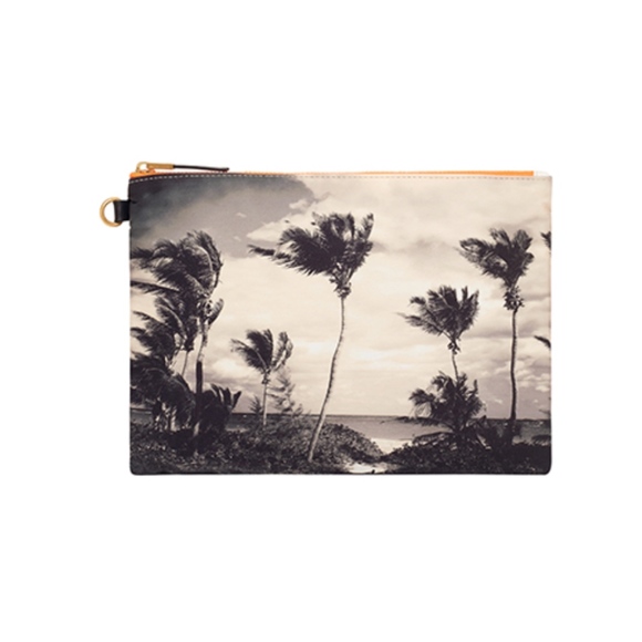 India Hicks Handbags - NWOT Stormy Palms Insta Pouch